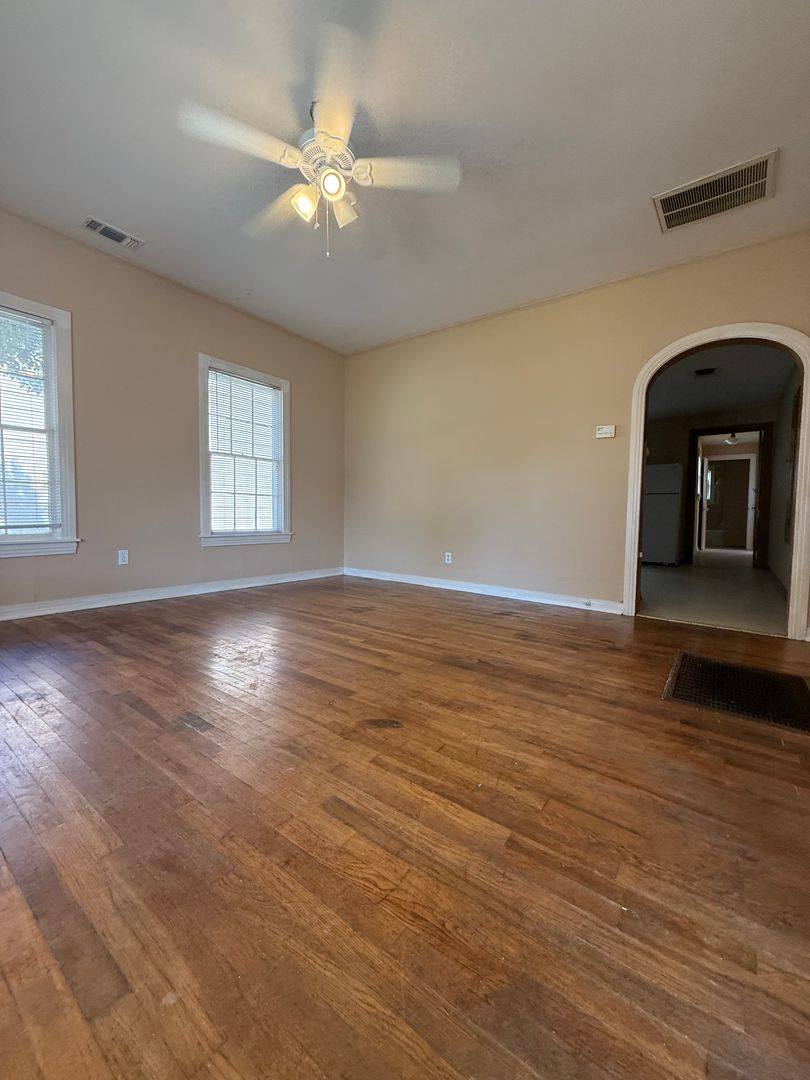 House for rent at 309 S Alamo, Weatherford, TX 76086