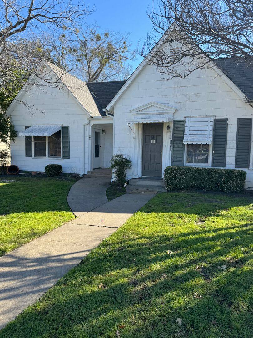 House for rent at 309 S Alamo, Weatherford, TX 76086