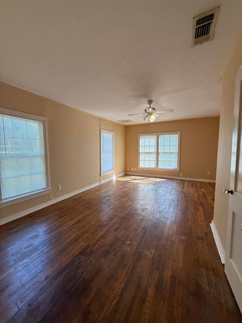 House for rent at 309 S Alamo, Weatherford, TX 76086