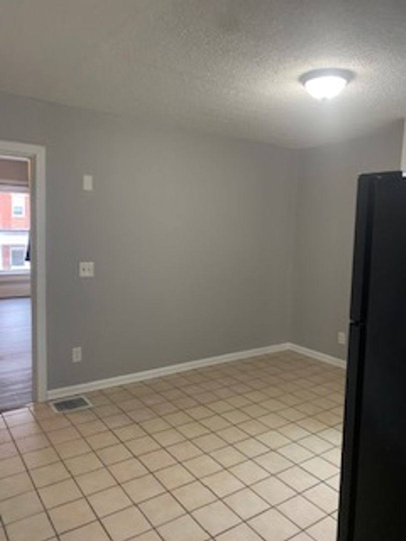 Apartment for rent at 117 W Main St, Morris, IL 60450