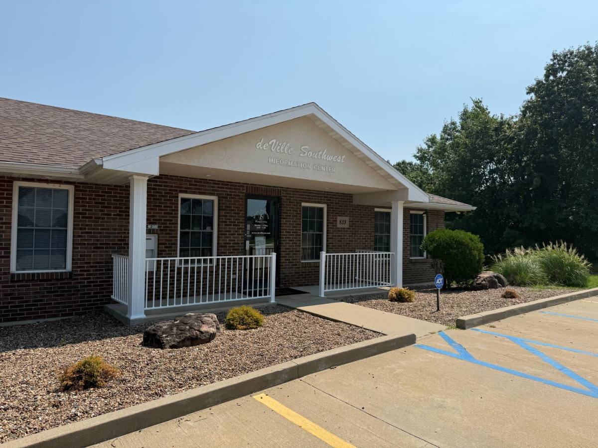 Townhouse for rent at 917 SW Blvd, Jefferson City, MO 65109
