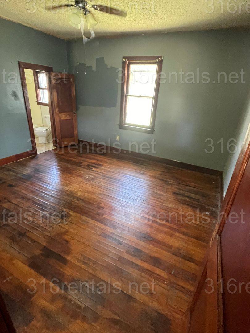 House for rent at 112 N Kansas Ave, Newton, KS 67114