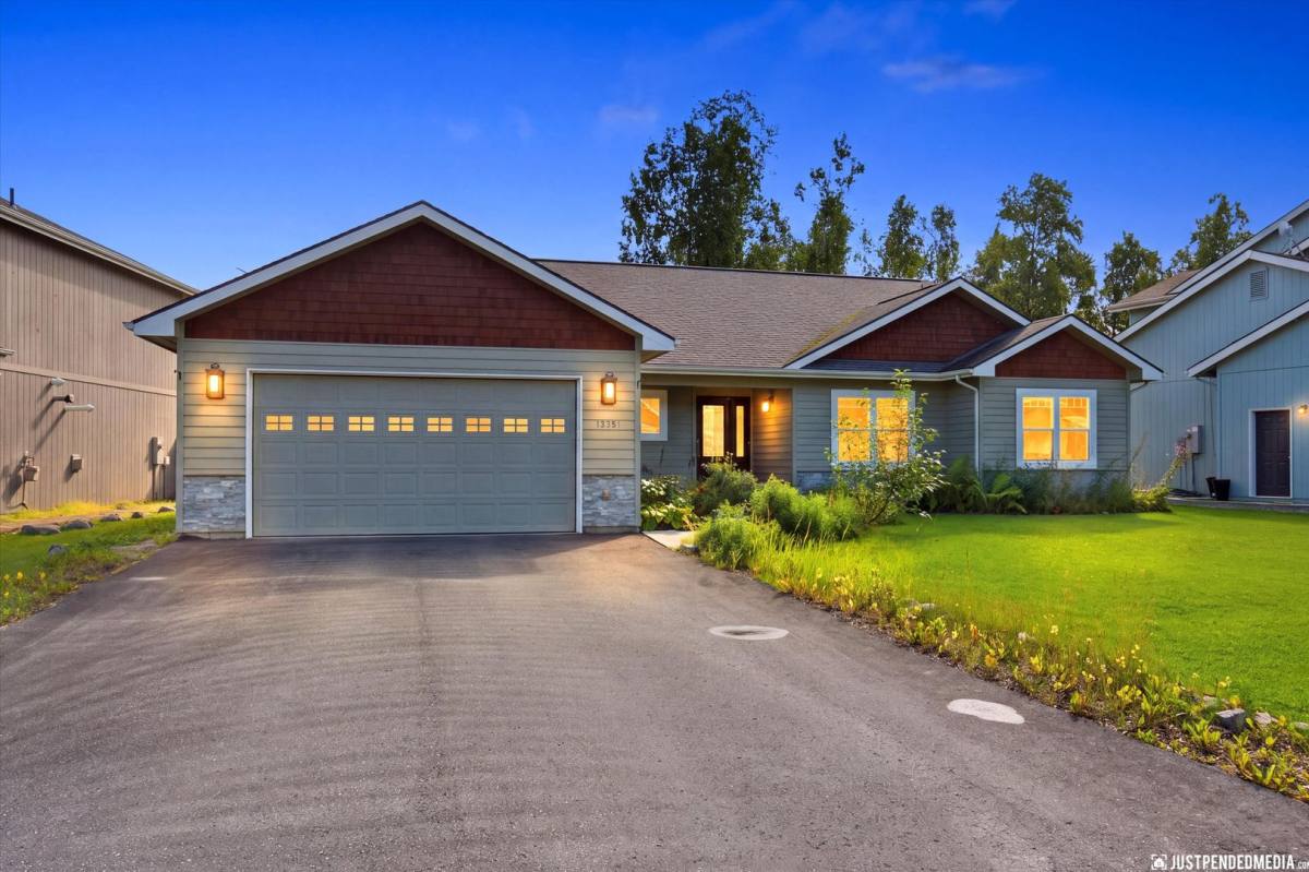House for rent at 13351 Rosser Dr, Eagle River, AK 99577