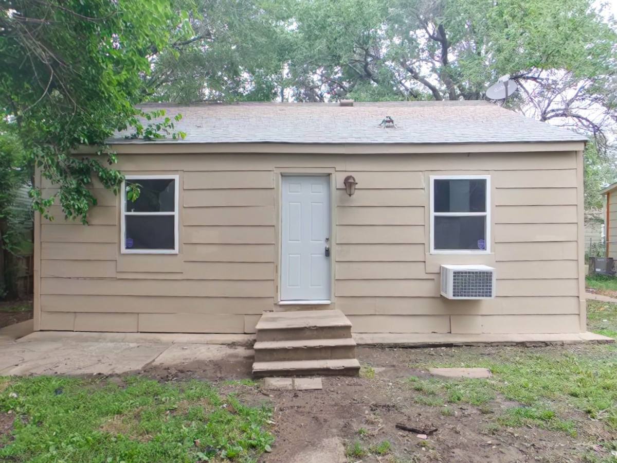 House for rent at 3185 S Davidson St, Wichita, KS 67210
