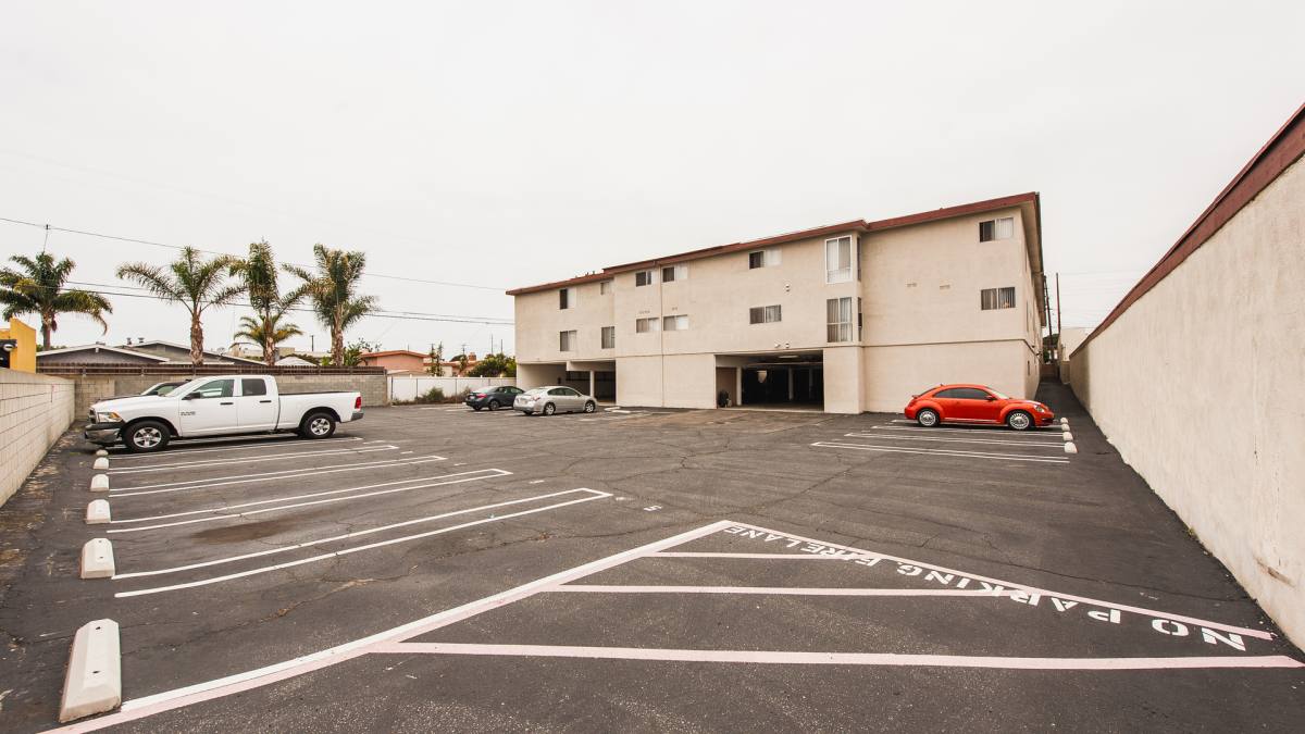 Apartment for rent at 4208 Sepulveda Blvd, Torrance, CA 90505
