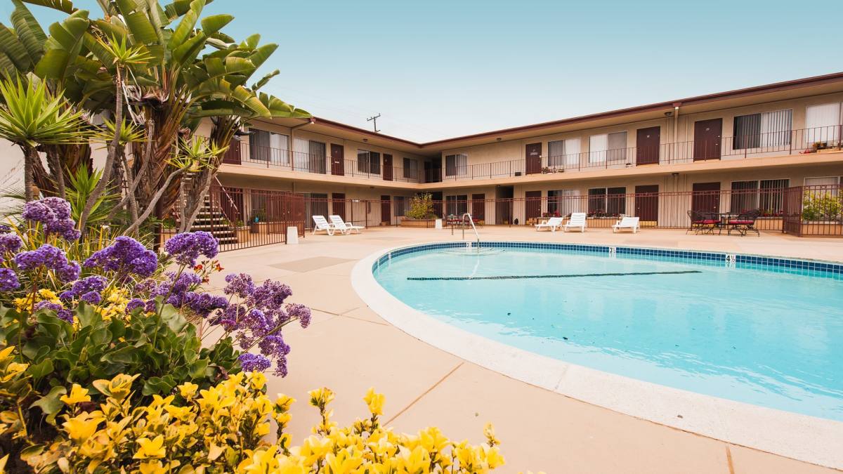 Apartment for rent at 4208 Sepulveda Blvd, Torrance, CA 90505