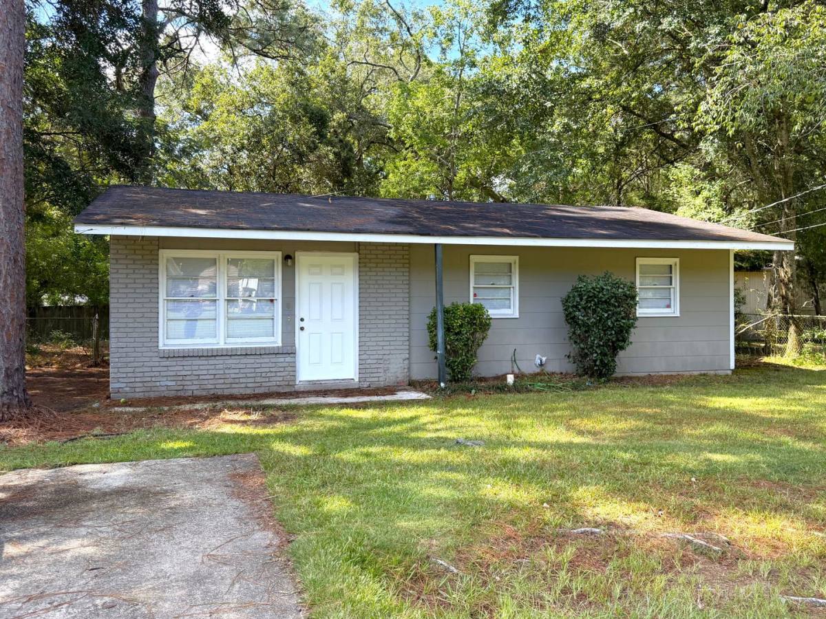 House for rent at 6855 Victor Rd, Mobile, AL 36608