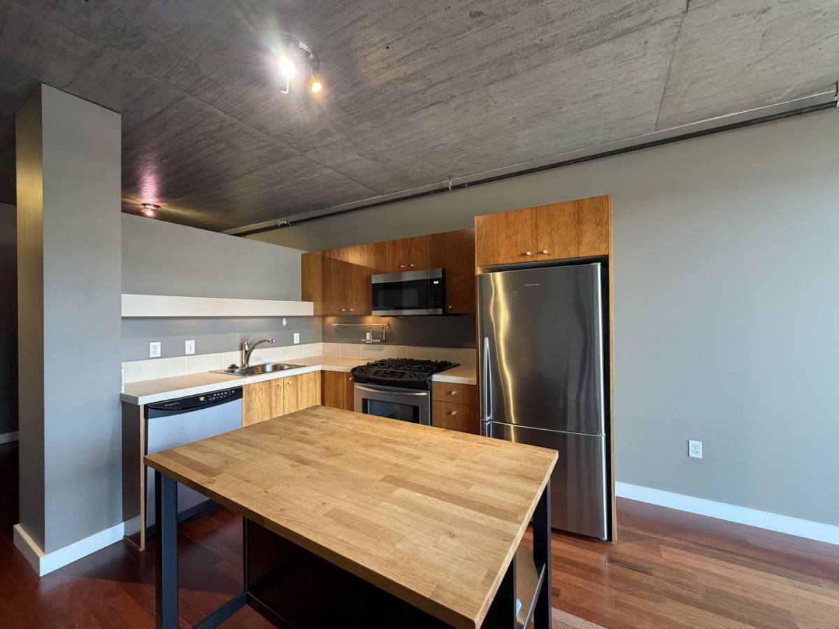 House for rent at 1926 W Burnside St #704, Portland, OR 97209