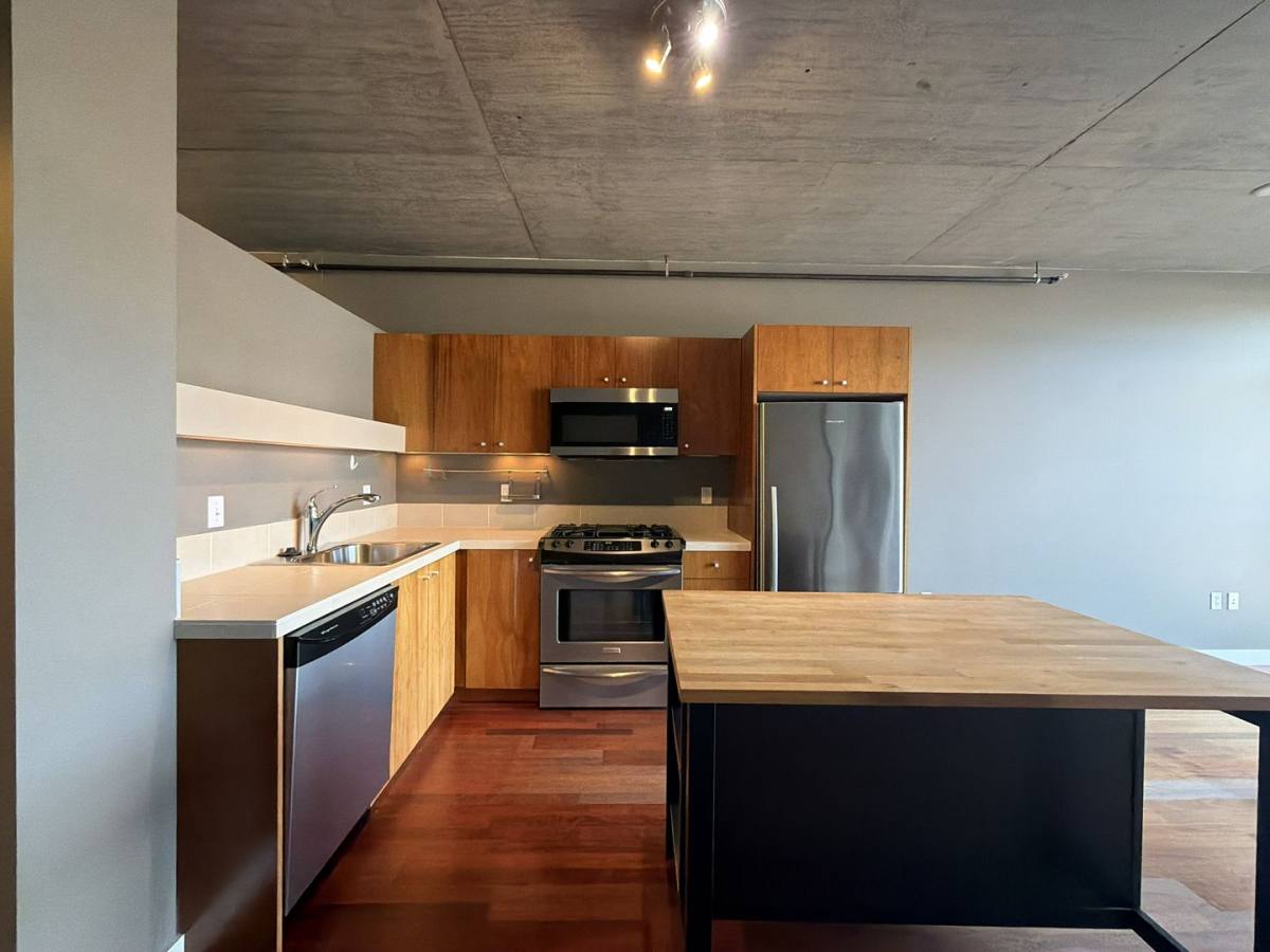 House for rent at 1926 W Burnside St #704, Portland, OR 97209