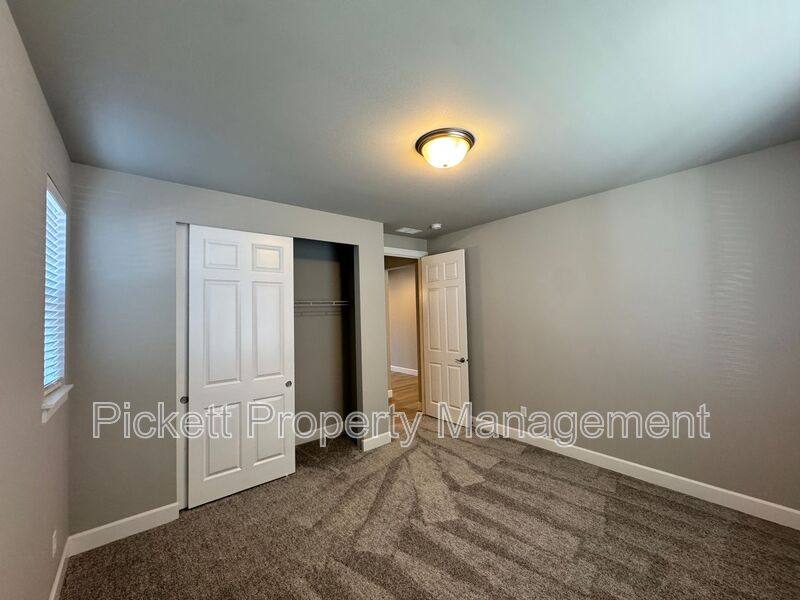 House for rent at 3835 SW Alava Court, Port Orchard, WA 98367