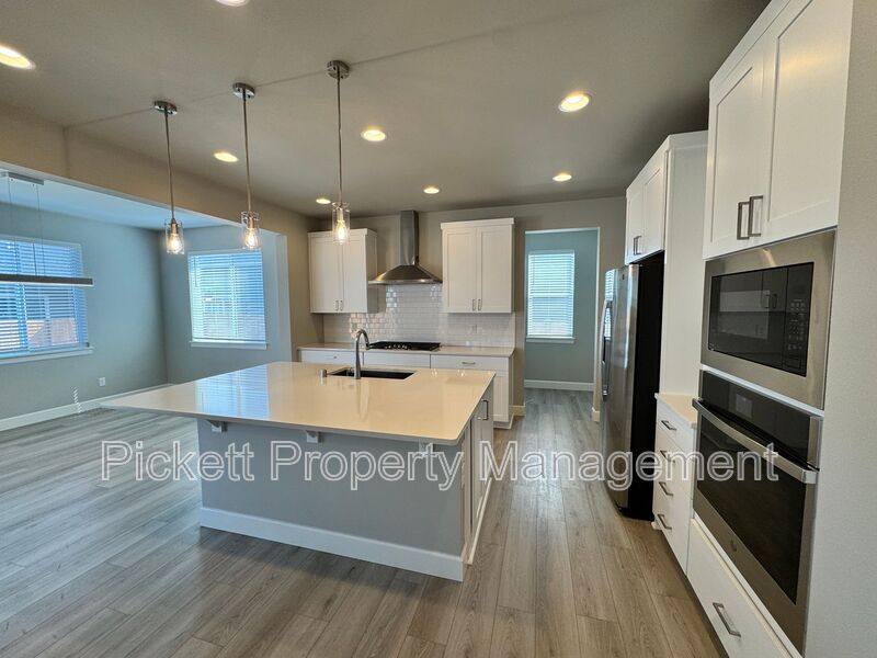 House for rent at 3835 SW Alava Court, Port Orchard, WA 98367