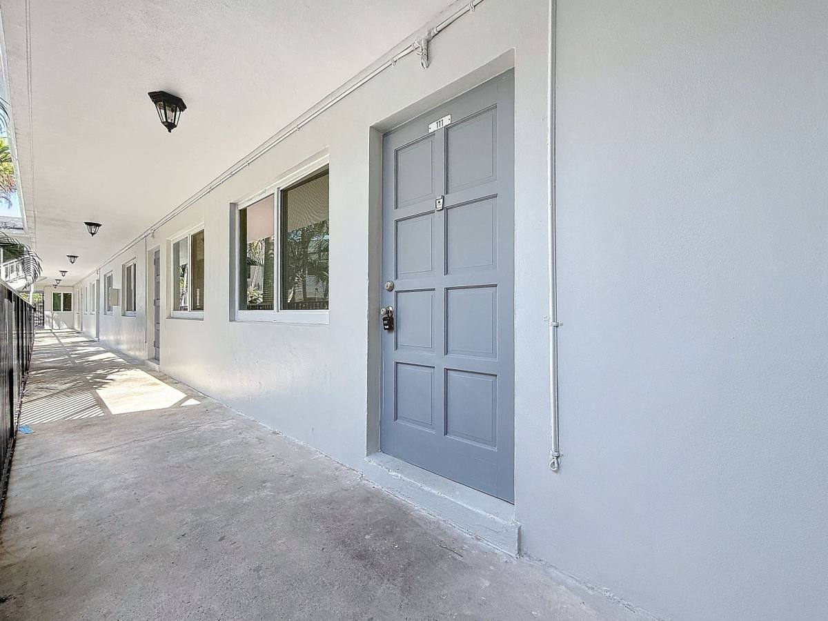 Apartment for rent at 901 NE 18th Court, Fort Lauderdale, FL 33305