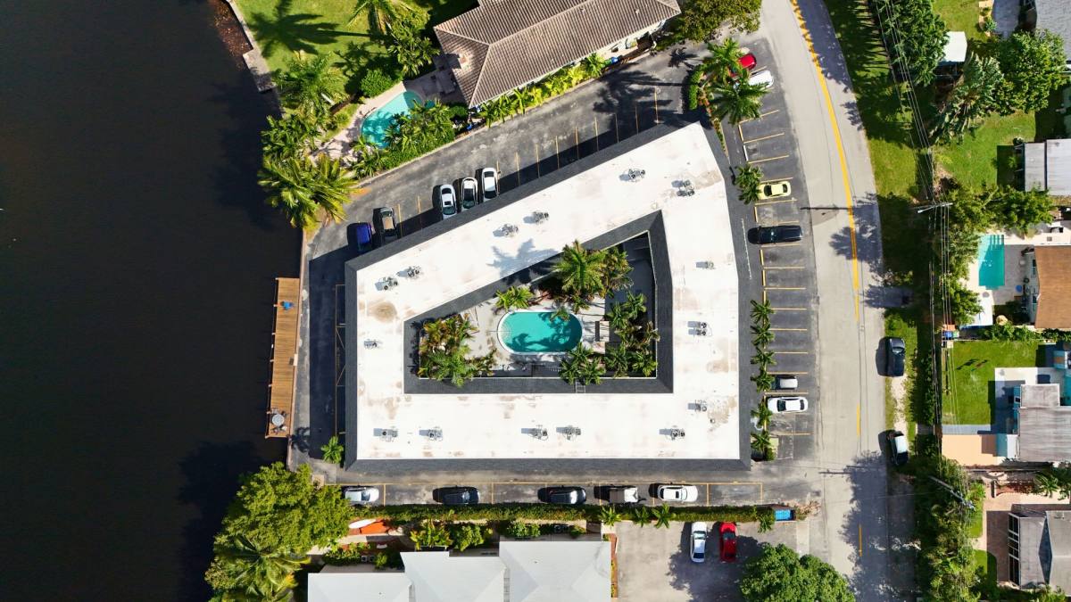 Apartment for rent at 901 NE 18th Court, Fort Lauderdale, FL 33305