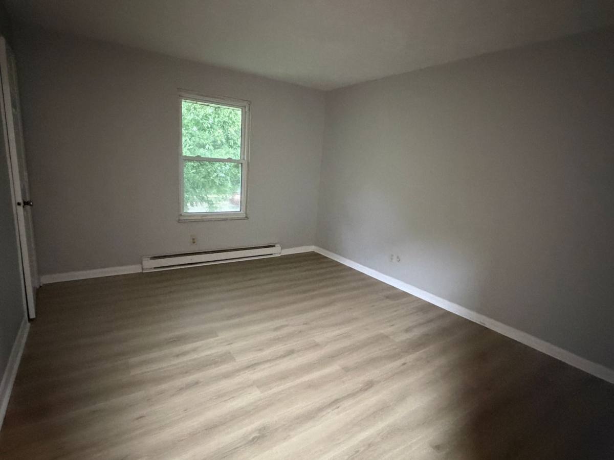 Apartment for rent at 607 S Linden Ave, Miamisburg, OH 45342