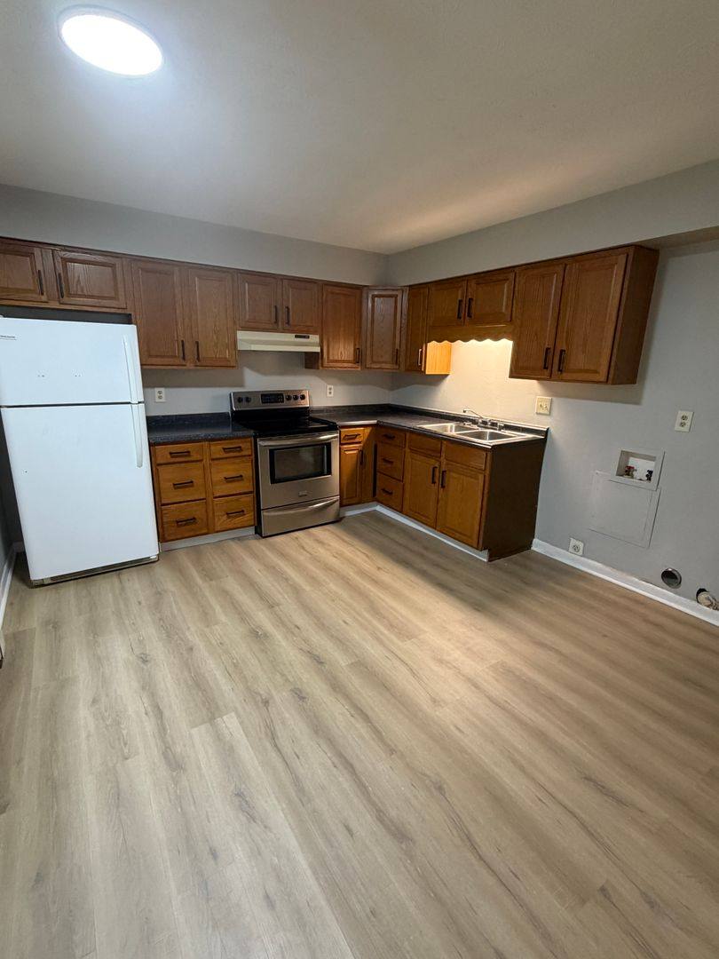 Apartment for rent at 607 S Linden Ave, Miamisburg, OH 45342
