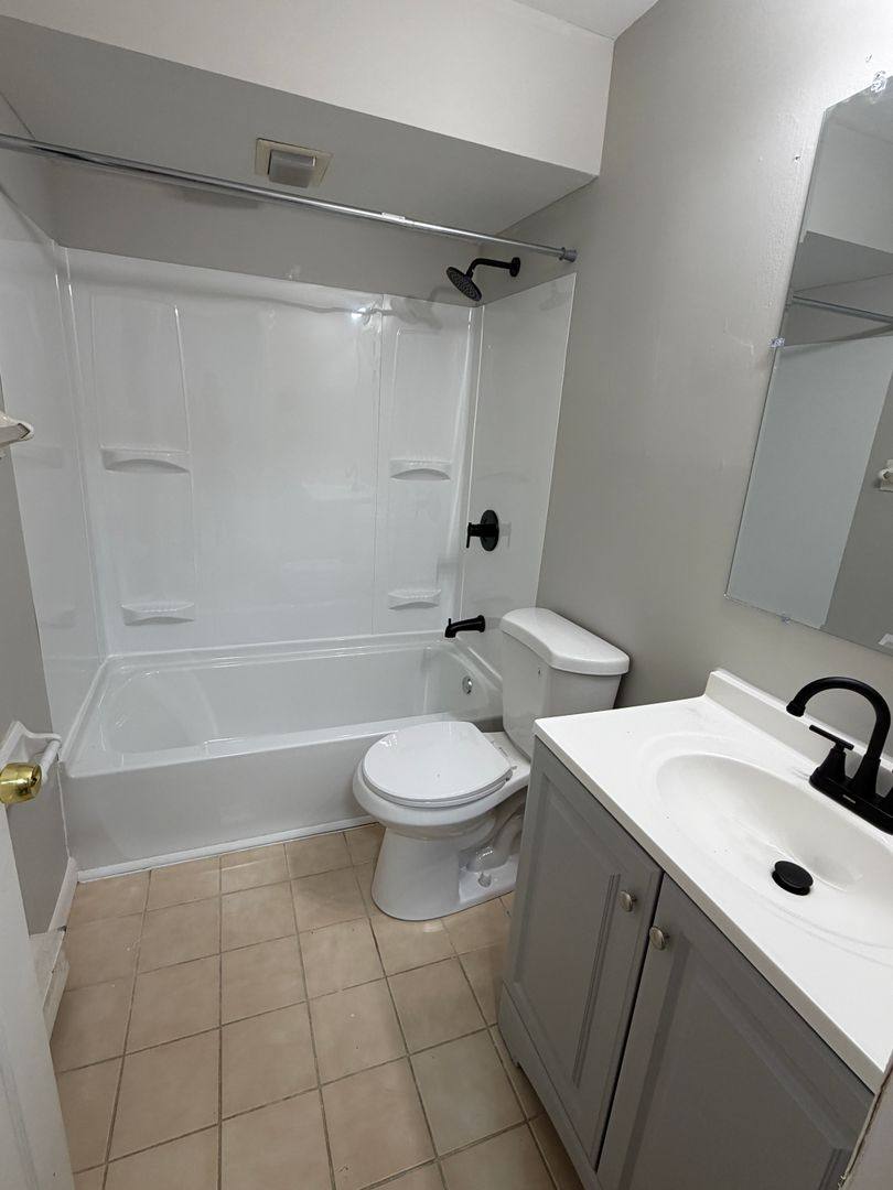 Apartment for rent at 607 S Linden Ave, Miamisburg, OH 45342