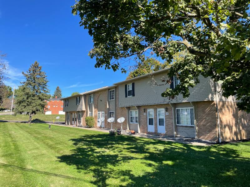 Townhouse for rent at 4640 Applegrove NW, North Canton, OH 44720