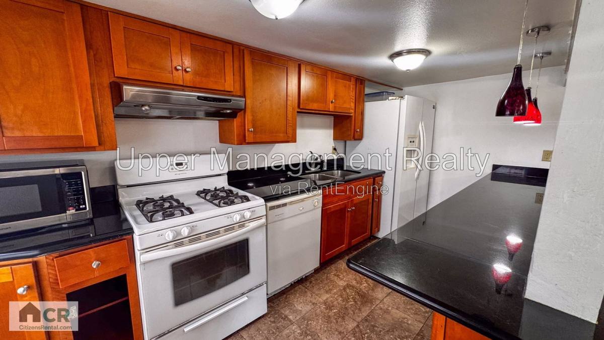 Apartment for rent at 1601 Broadway St, New Orleans, LA 70118