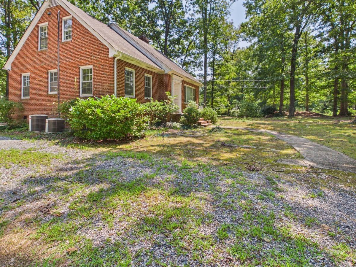 House for rent at 2253 Brookwood Rd, Richmond, VA 23235