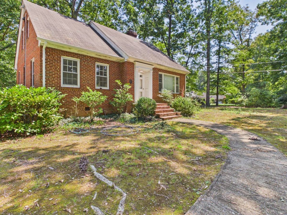 House for rent at 2253 Brookwood Rd, Richmond, VA 23235