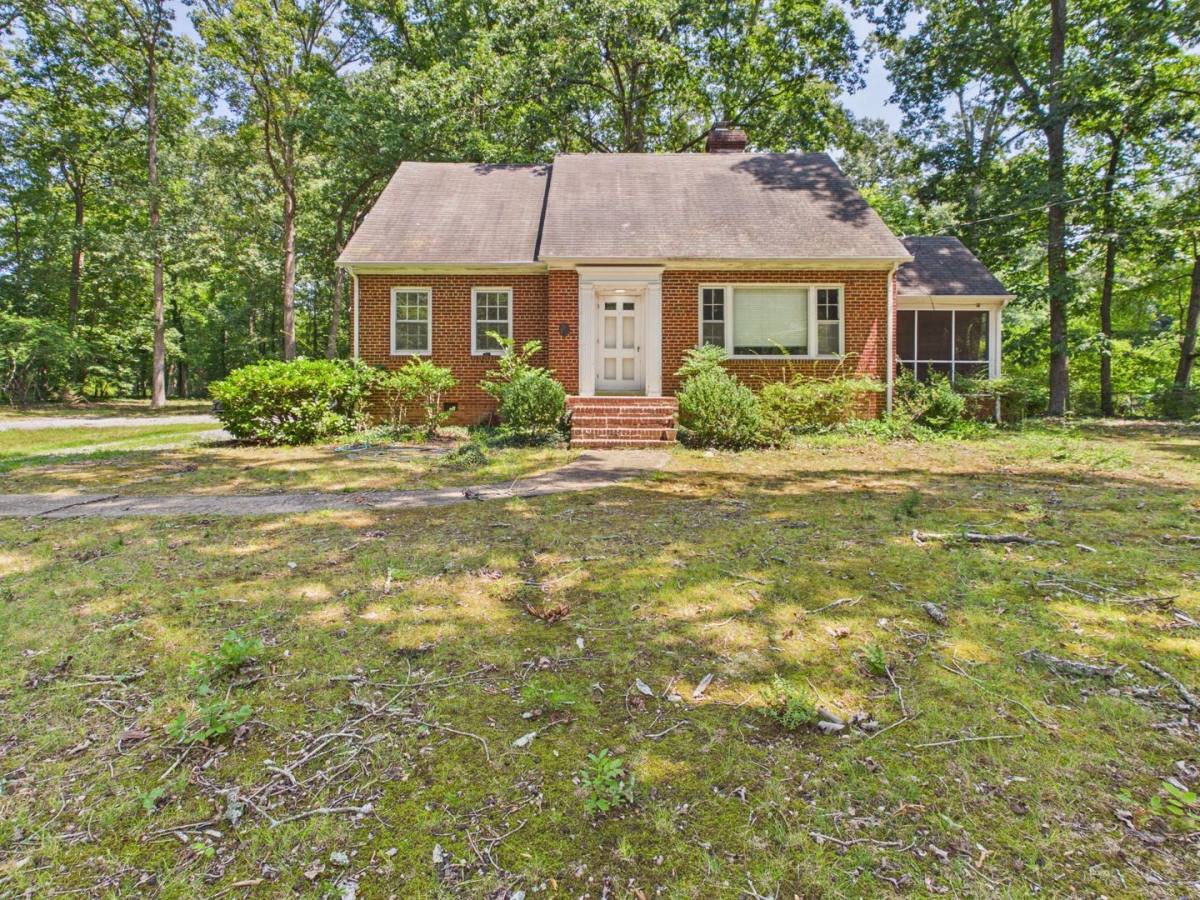 House for rent at 2253 Brookwood Rd, Richmond, VA 23235