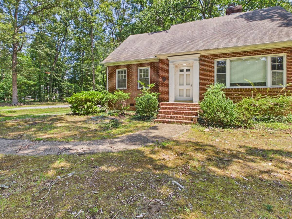 House for rent at 2253 Brookwood Rd, Richmond, VA 23235