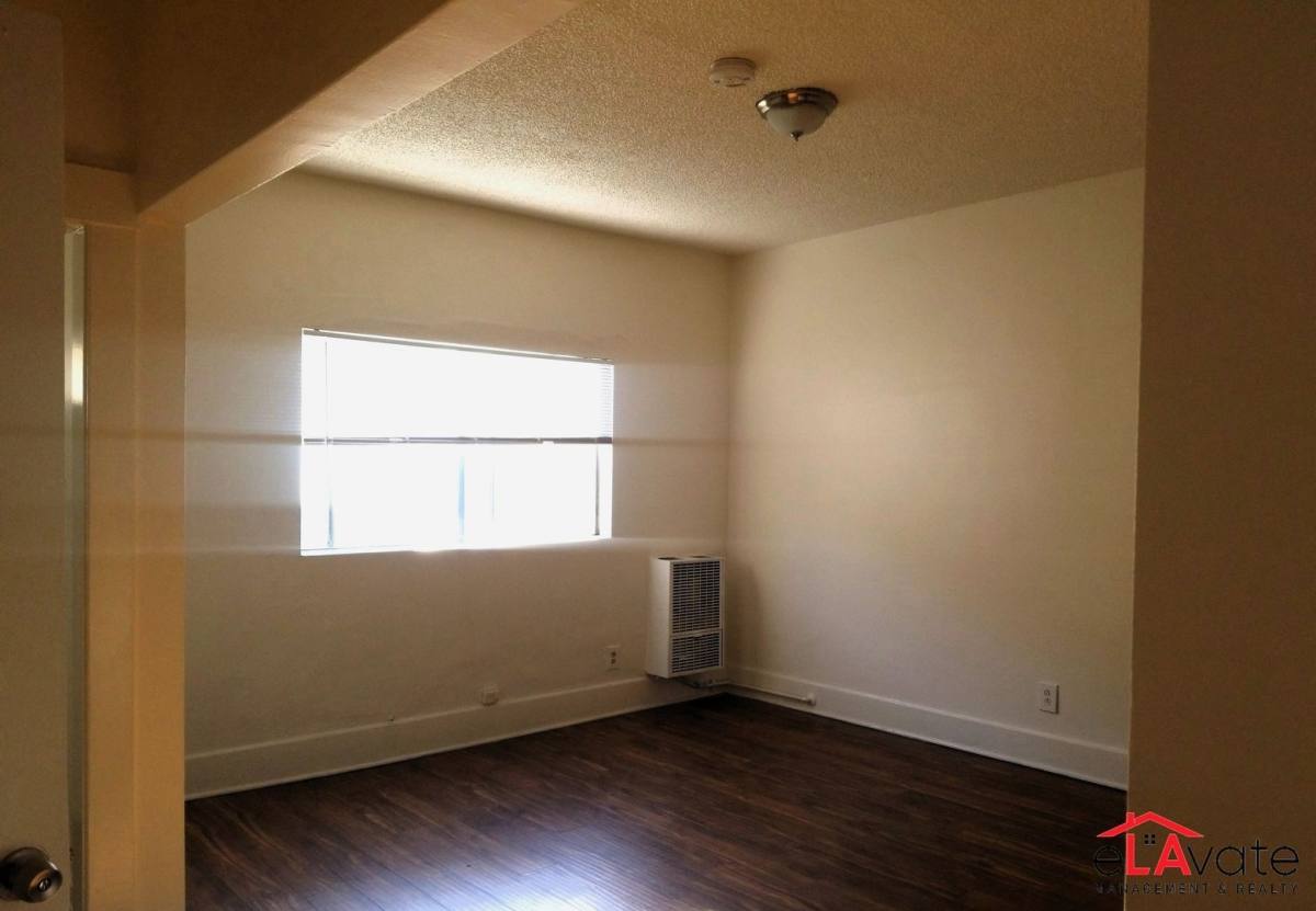 Apartment for rent at 1046 W Martin Luther King Junior Blvd #6, Los Angeles, CA 90037