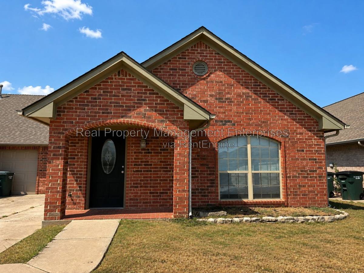 Apartment for rent at 4713 Castle Bay Cove, Oklahoma City, OK 73115