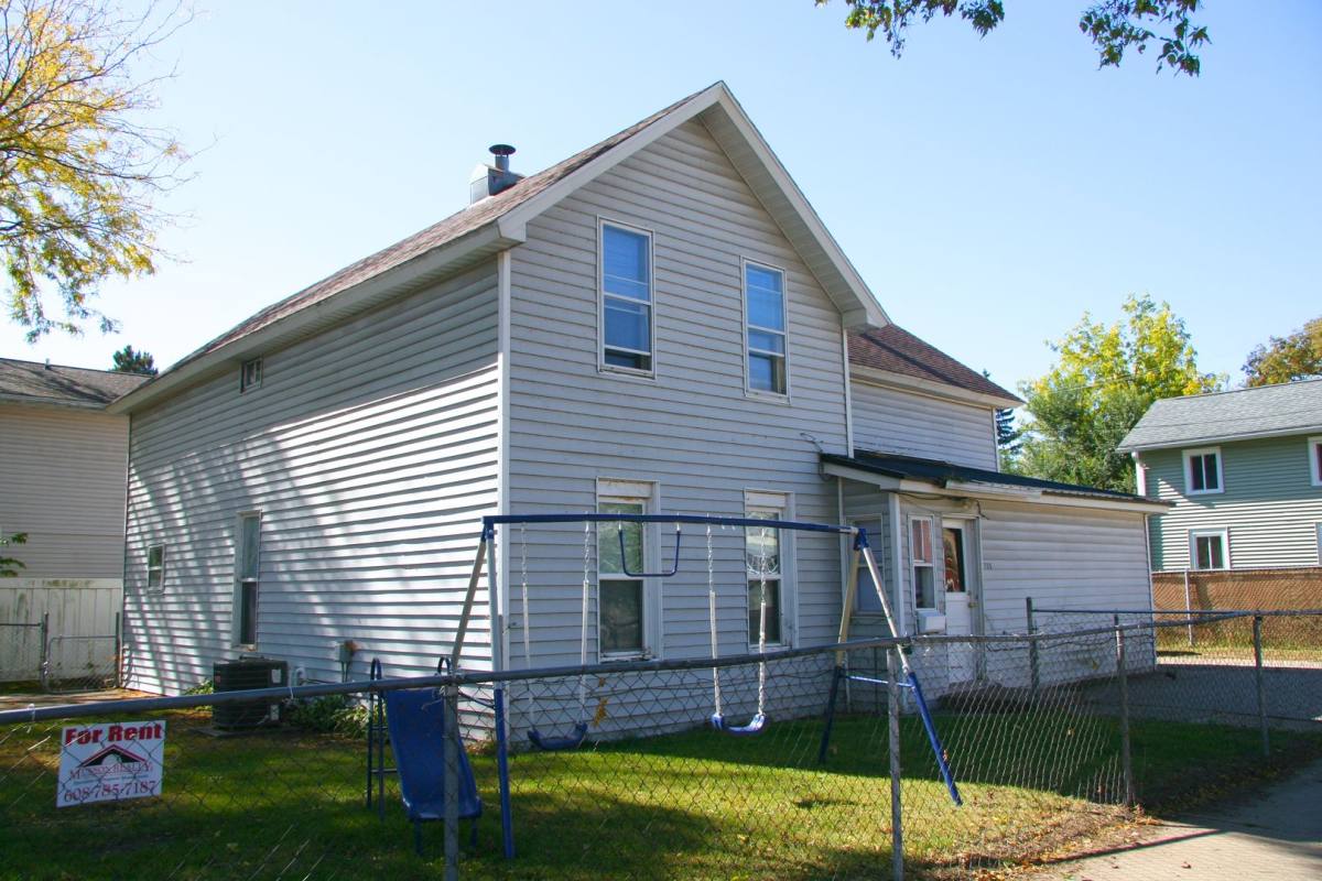 Apartment for rent at 726 Ferry St, La Crosse, WI 54601