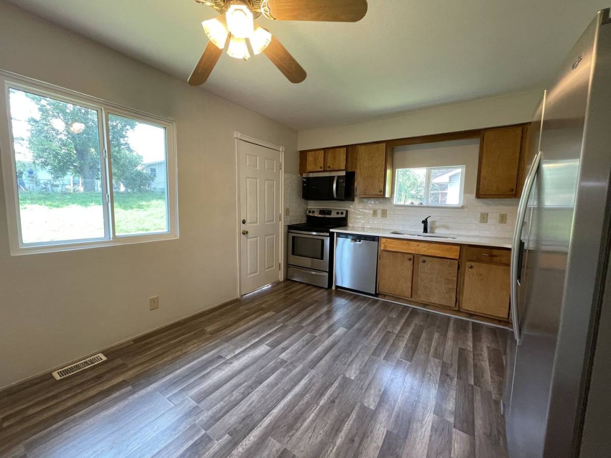 House for rent at 7508 Elm Dr, La Vista, NE 68128