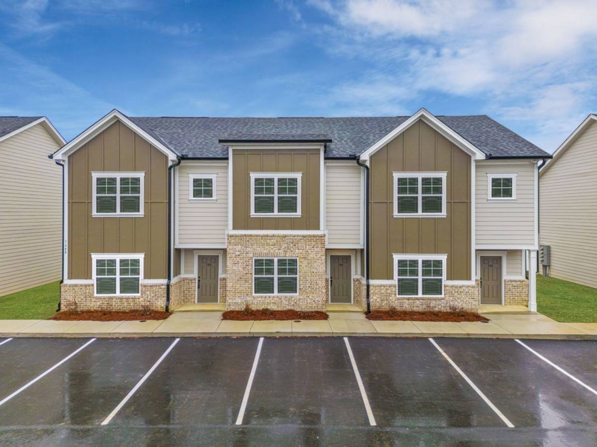Apartment for rent at 7519 Middle Valley Rd, Hixson, TN 37343