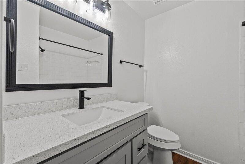 Apartment for rent at 2125 Aruba Calle, Dickinson, TX 77539