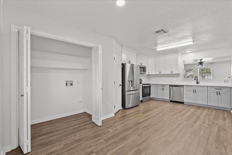 Apartment for rent at 2125 Aruba Calle, Dickinson, TX 77539