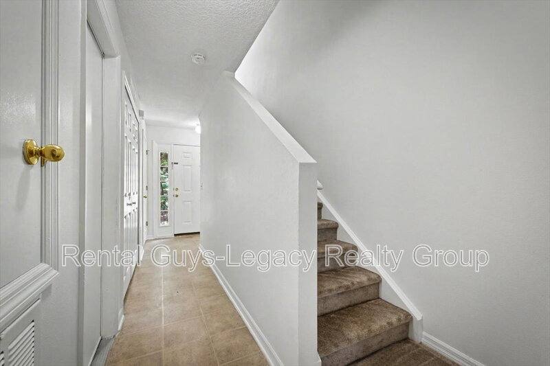 Townhouse for rent at 7414 Palm Hills Dr, Jacksonville, FL 32244