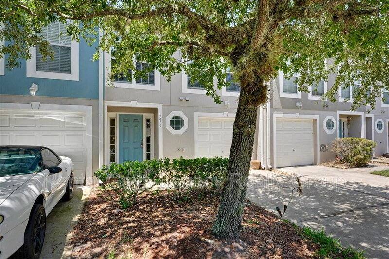 Townhouse for rent at 7414 Palm Hills Dr, Jacksonville, FL 32244