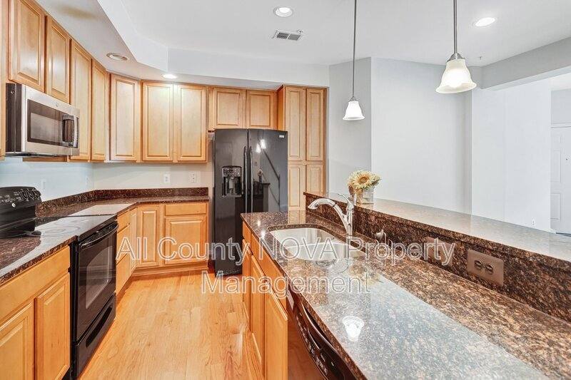 Condo for rent at 15072 Leicestershire St #102, Woodbridge, VA 22191