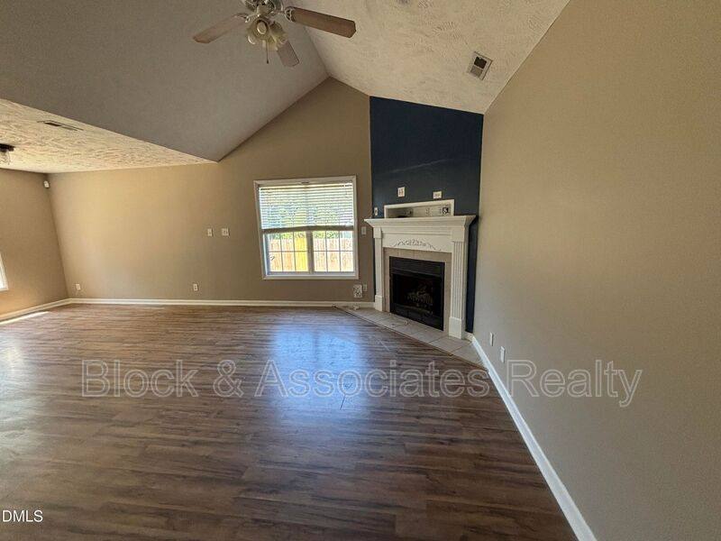 House for rent at 337 Americana Dr, Raeford, NC 28376