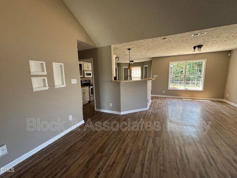 House for rent at 337 Americana Dr, Raeford, NC 28376