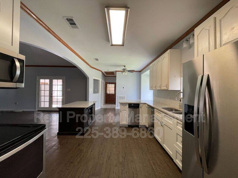 House for rent at 25491 Plantation Ave, Denham Springs, LA 70726