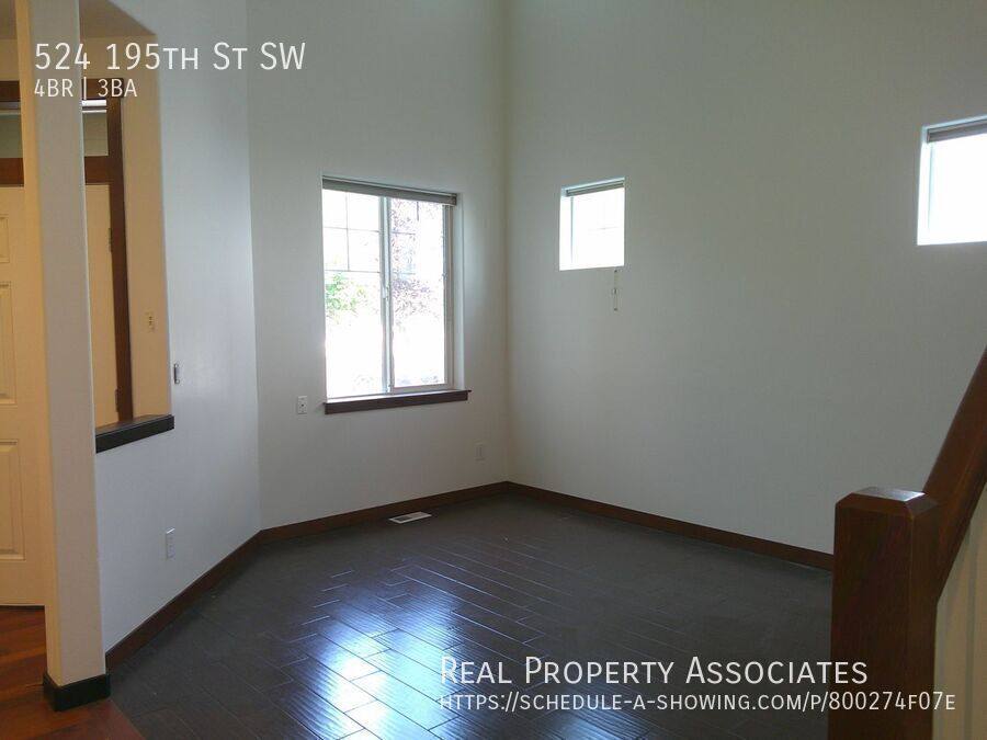 House for rent at 524 195th St SW, Lynnwood, WA 98036