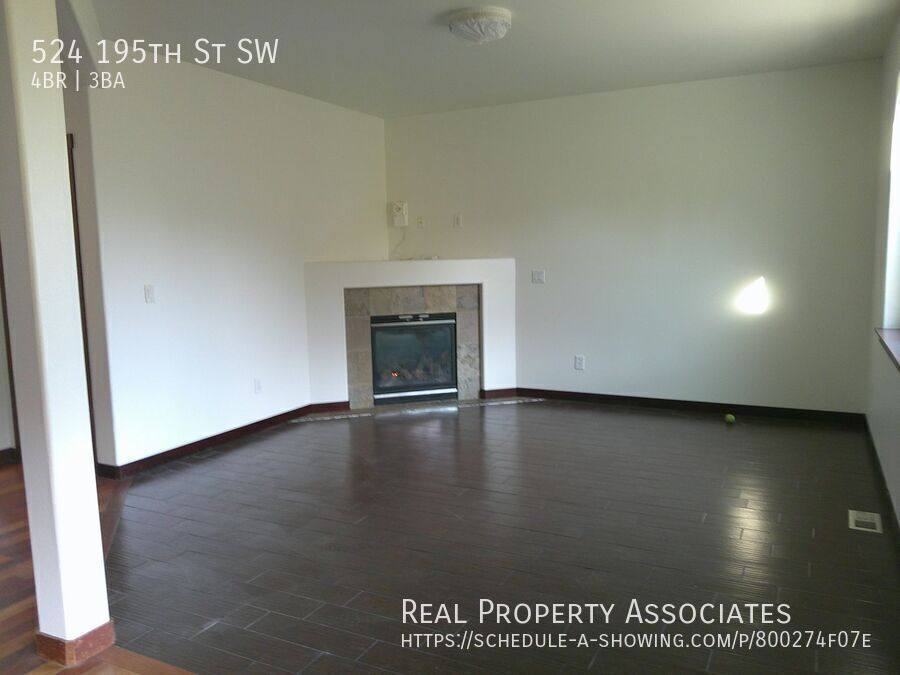 House for rent at 524 195th St SW, Lynnwood, WA 98036
