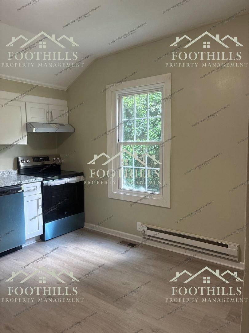 House for rent at 6 N Hammett St, Anderson, SC 29624