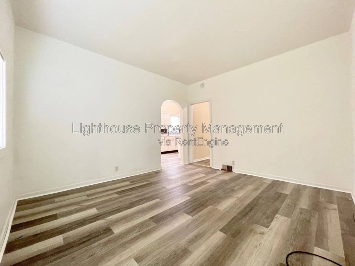 Apartment for rent at 441 White Ave #3, Muskegon, MI 49442
