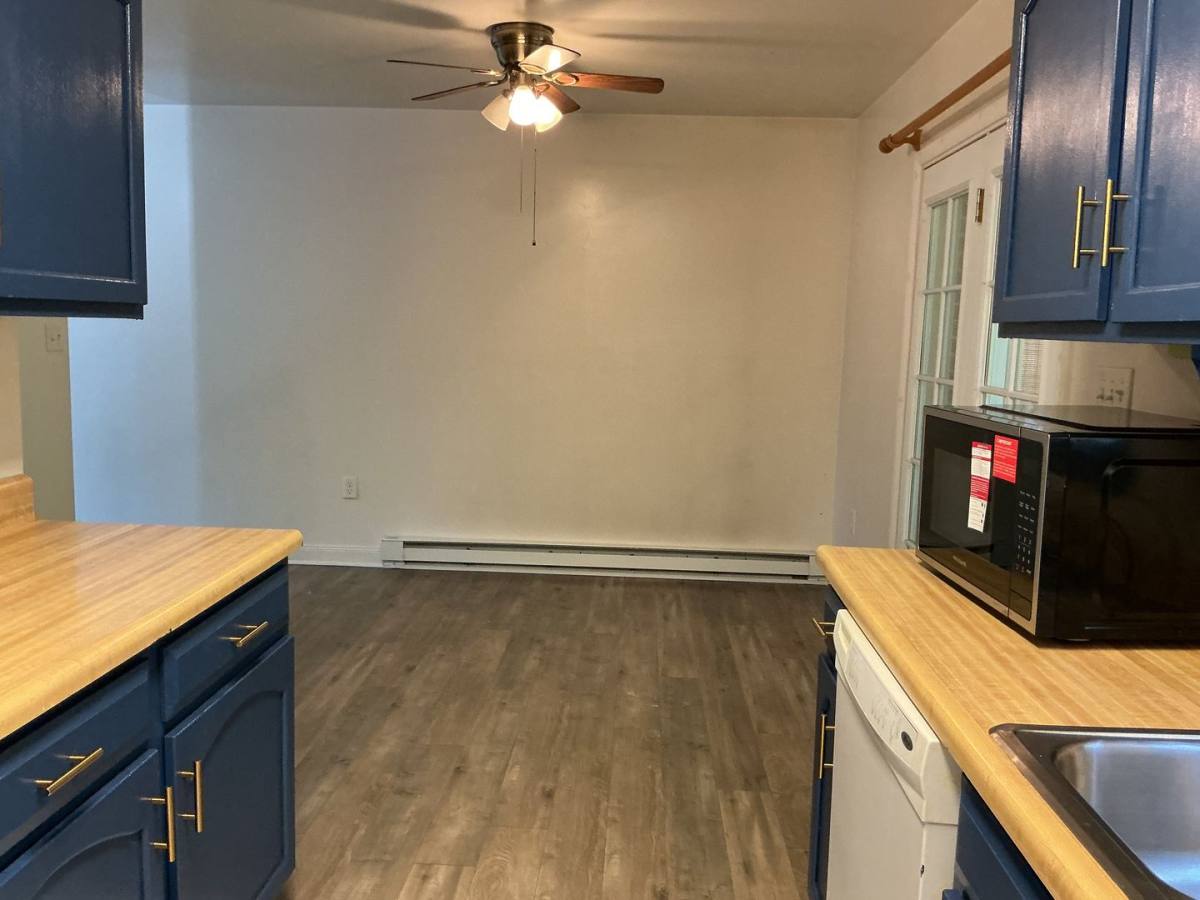 Townhouse for rent at 63 Ashford Dr, Enola, PA 17025