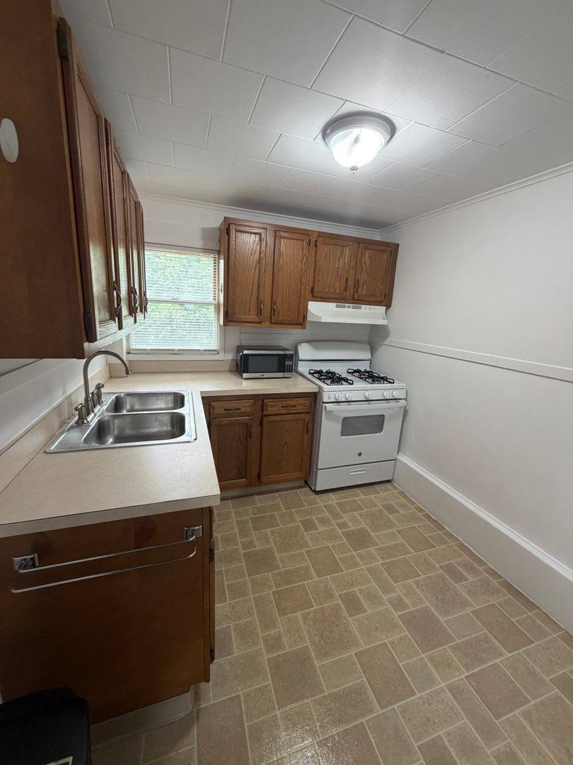 Apartment for rent at 6395 Lakeshore Rd, Cicero, NY 13039