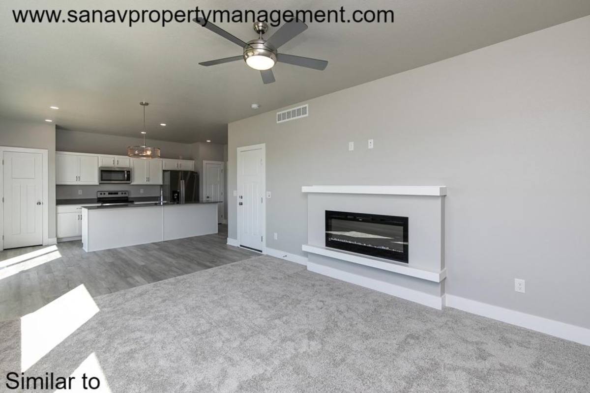 House for rent at 17124 Larkspur, Urbandale, IA 50323