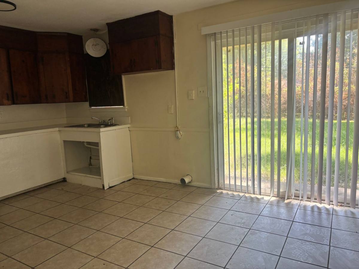 House for rent at 318 Queen Marie Lane, Jackson, MS 39209