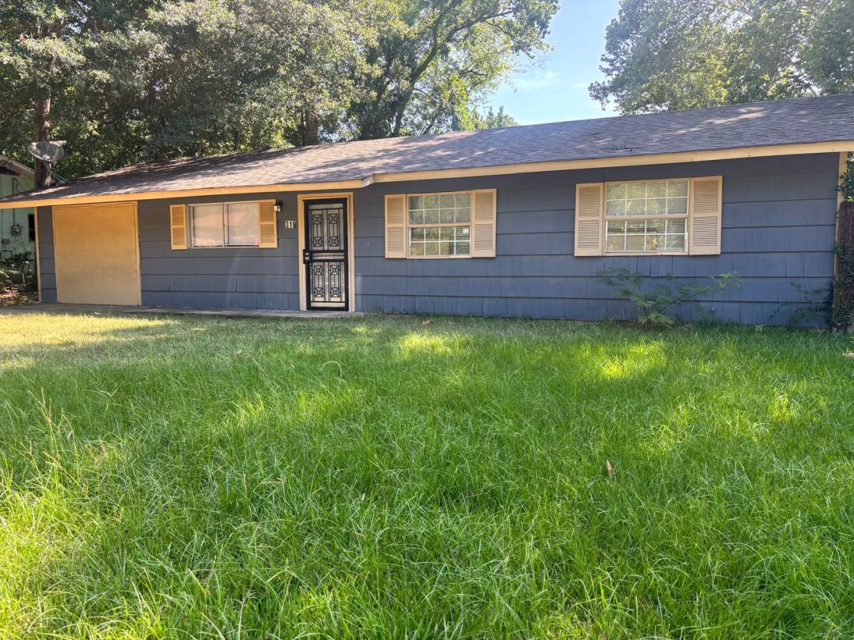 House for rent at 318 Queen Marie Lane, Jackson, MS 39209