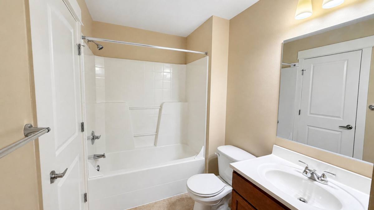 Townhouse for rent at 931 4th Ave NE, Issaquah, WA 98029