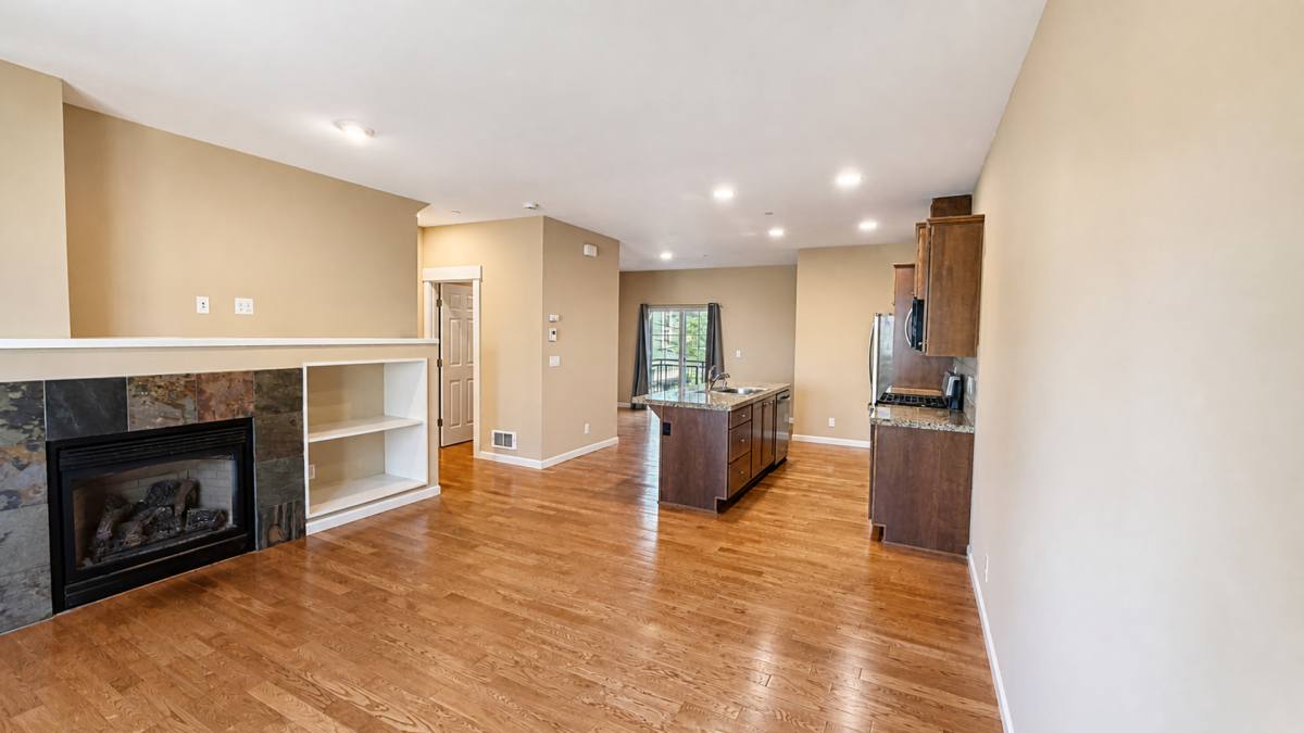 Townhouse for rent at 931 4th Ave NE, Issaquah, WA 98029